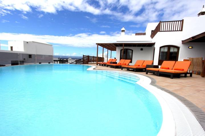 Villa pour 10 personnes, avec Vue sur l’océan et Balcon ainsi que Terrasse et Piscine à Playa Blanca - 2