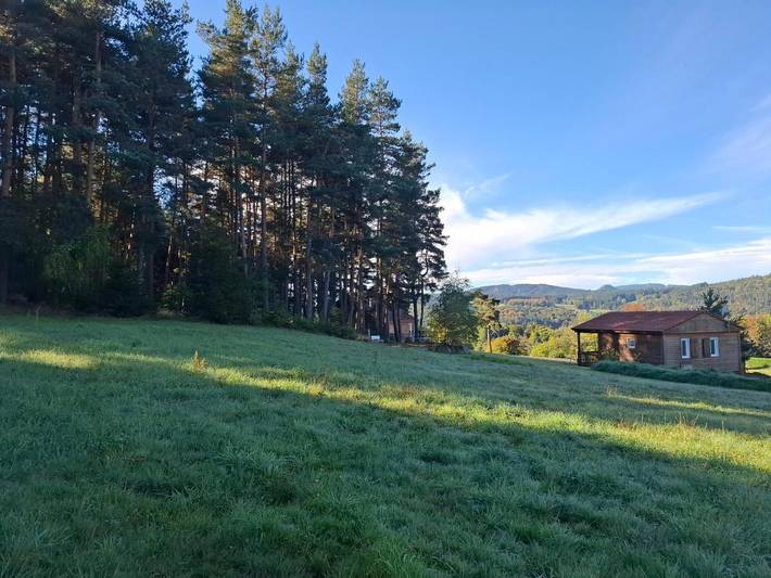 Gîte pour 4 personnes, avec vue ainsi que jardin et vue sur le lac dans Lac de Lavalette