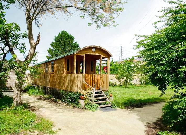 Appartement de vacances pour 4 personnes, avec Balcon ainsi que Terrasse et Jardin à Saintes