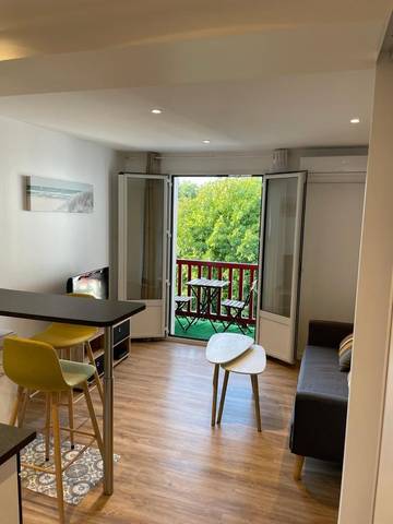 Gîte pour 2 personnes, avec vue et balcon à Arbonne