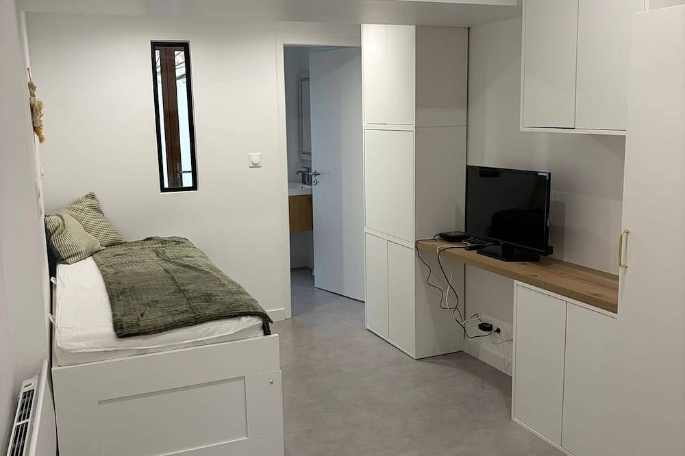 Ganze Wohnung, Cosy studio - Historic center of Manosque - Near Iter in Manosque, Regionaler Naturpark Luberon