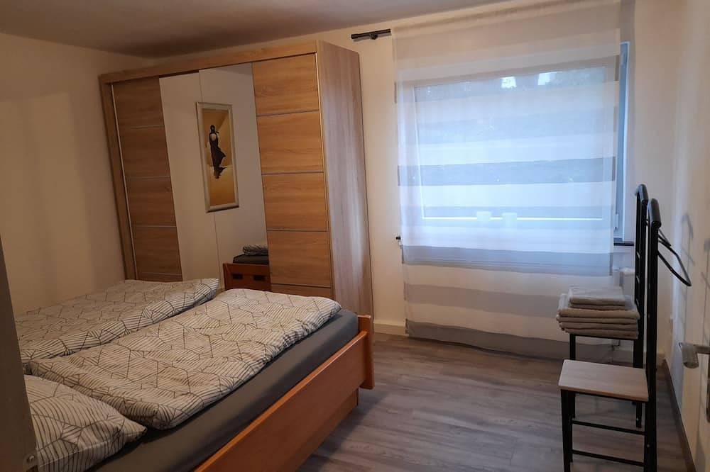 Ganze Wohnung, Newly furnished apartment with terrace and own entrance. in Olpe, Biggesee