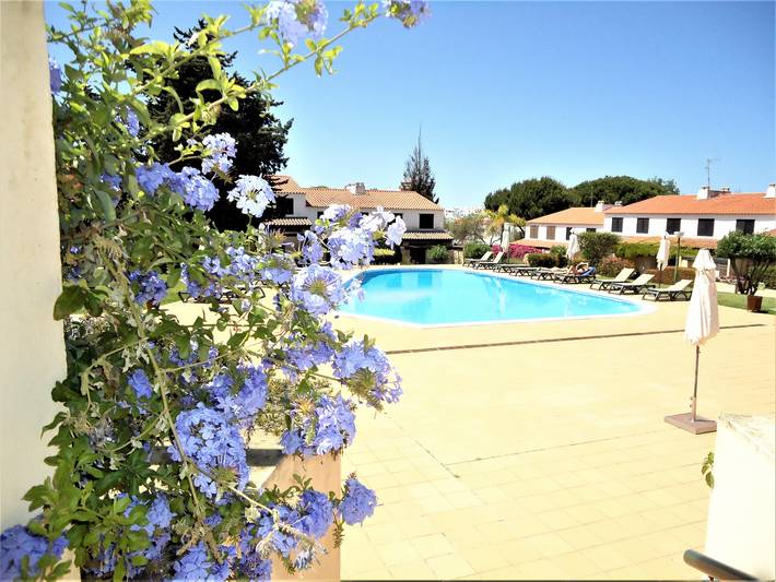 Ferienhaus für 6 Personen, mit Terrasse und Garten sowie Pool - 1