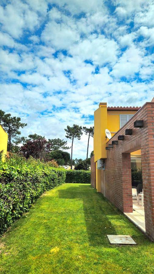 Casa rural para 8 personas, con jardín además de vistas y piscina, Se admiten mascotas en Mira