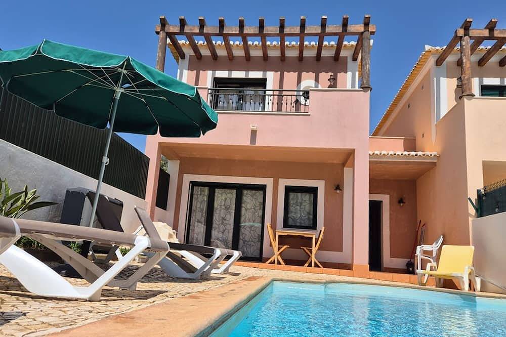 Casa vacanza a Budens a partire da 220€ a notte