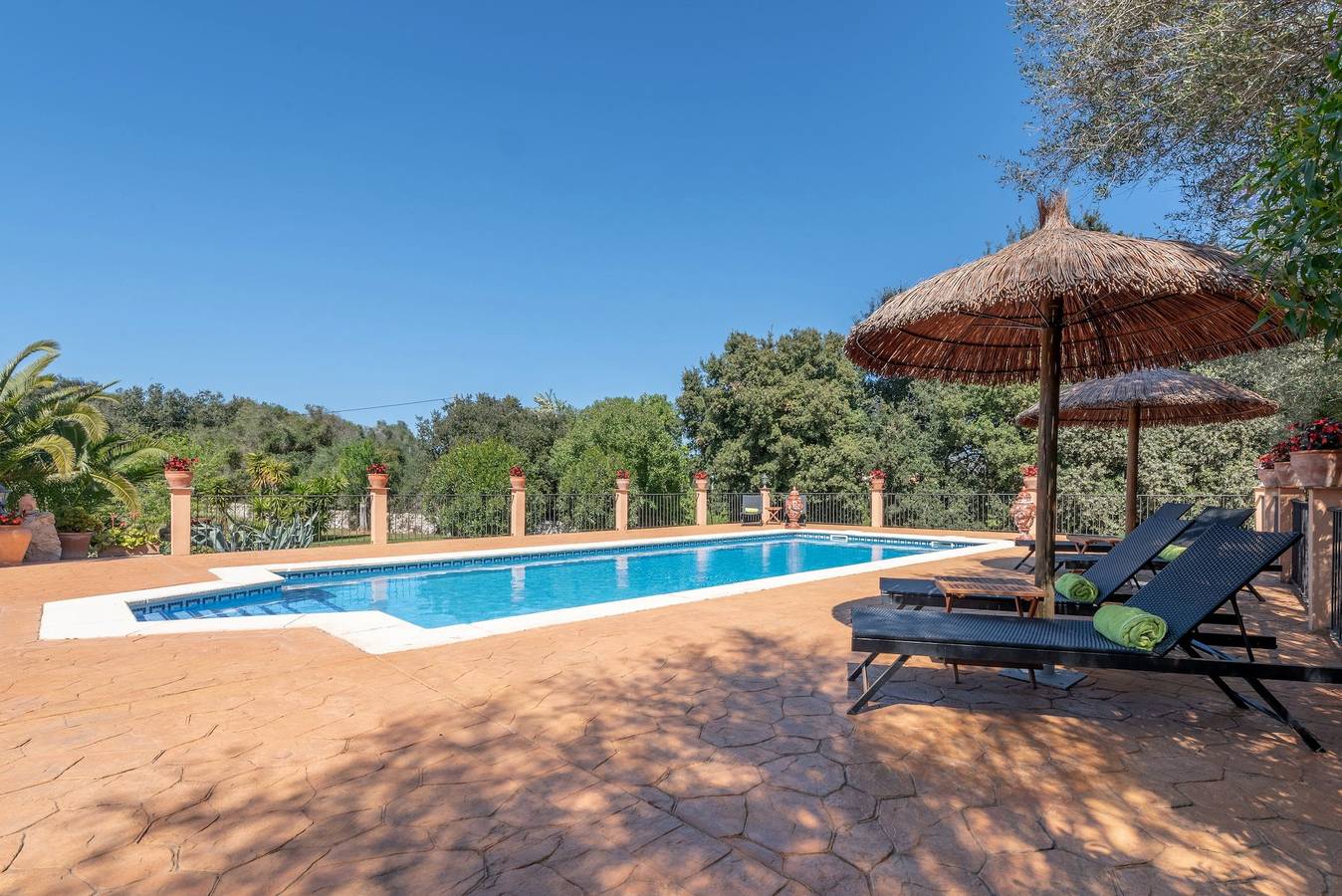 Casa de campo com ar condicionado, piscina, Wi-Fi, jardim e terraços; estacionamento disponível in Artà, Maiorca (leste)