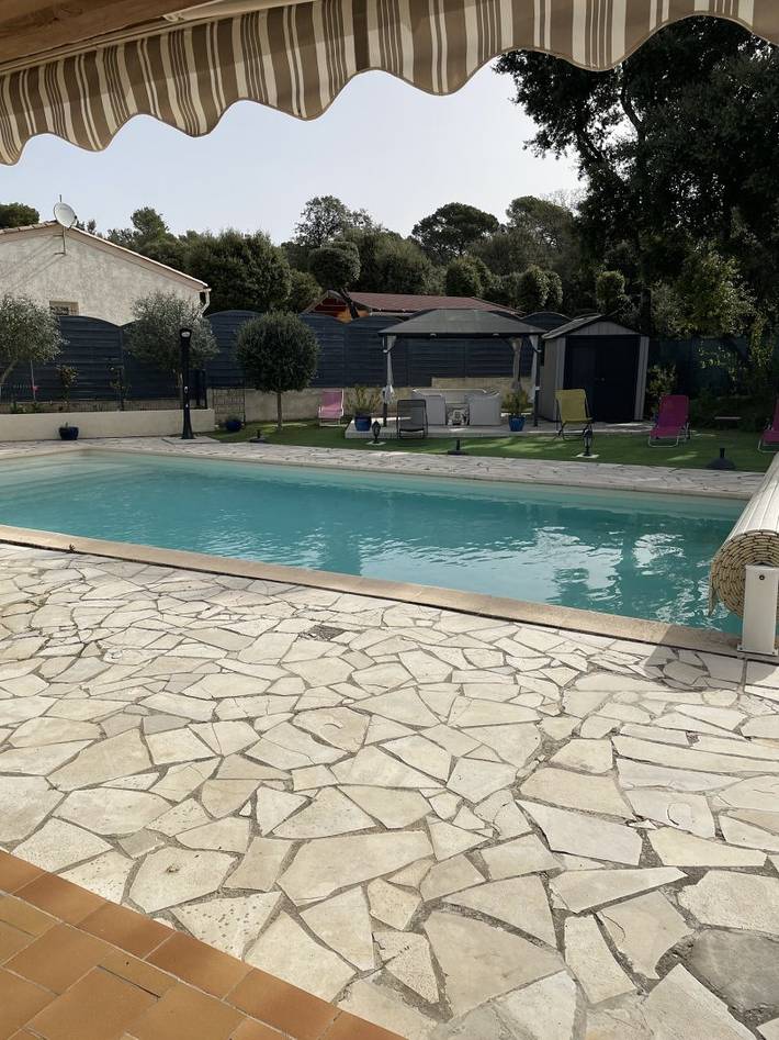 Studio pour 4 personnes, avec piscine et jacuzzi ainsi que jardin et terrasse