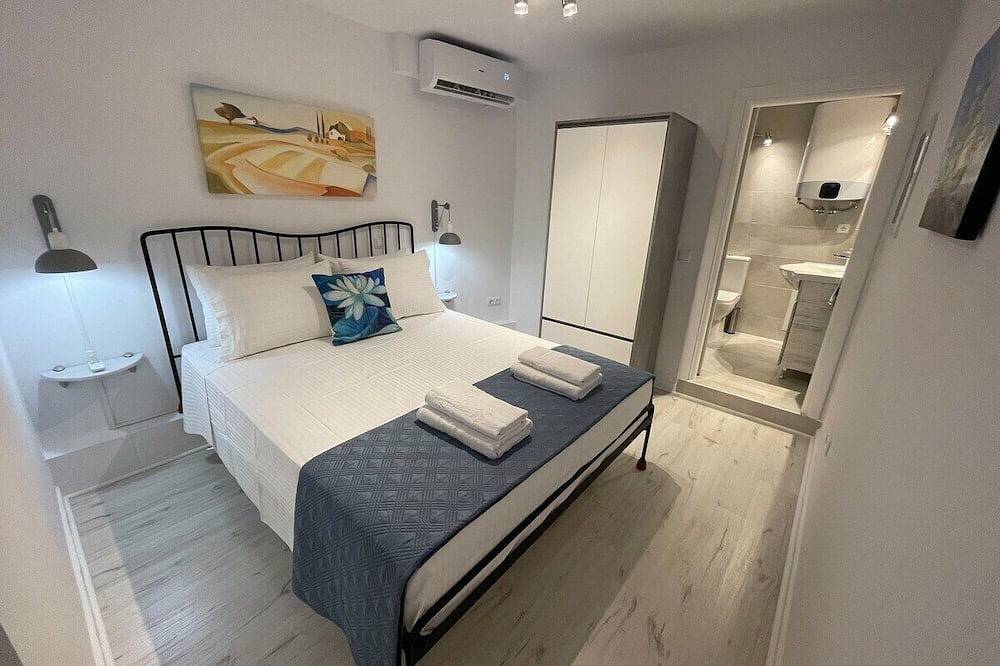 Appartement entier, Hellenic Escapes: Bright & Cozy Beachfront Studio in Kantia Plage, Argolide