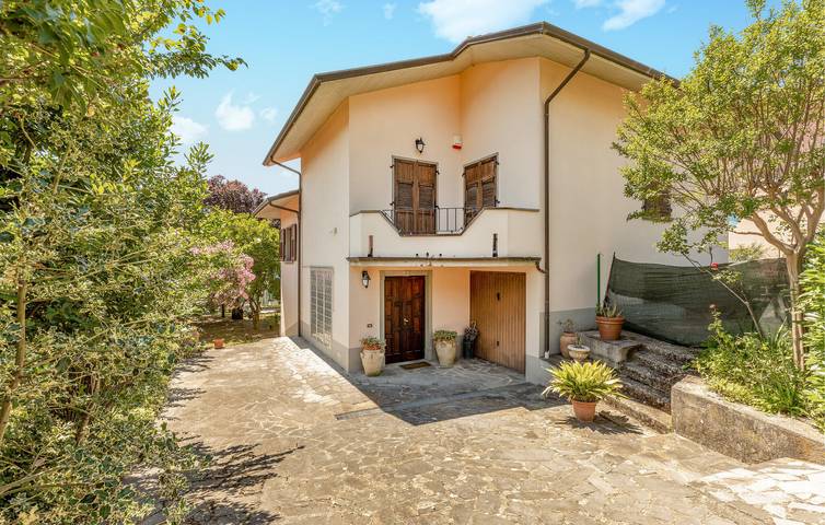 Casa vacanza per 10 persone in Lunigiana