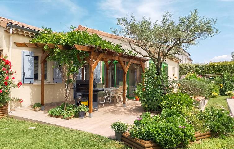 Location de vacances pour 6 personnes, avec jardin et terrasse à Montélimar