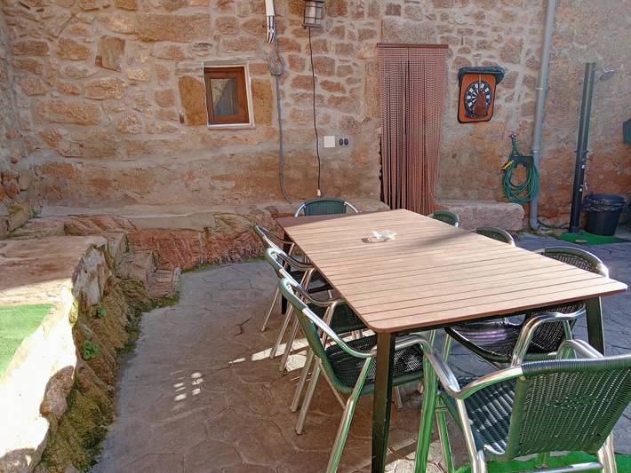 Casa rural para 12 personas, con Balcón además de Jacuzzi y Jardín en Castilla-La Mancha