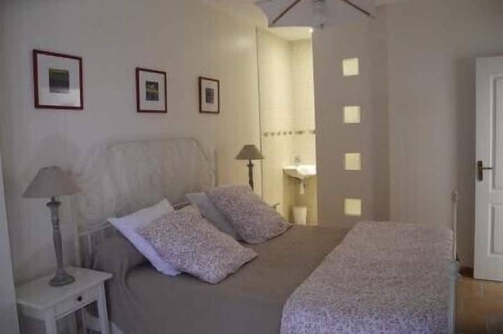 Location de vacances pour 5 personnes, avec piscine ainsi que terrasse et jardin à Saint-Andiol - 2