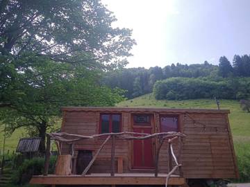 Gîte pour 2 personnes, avec terrasse ainsi que jardin et vue à Habère-Poche