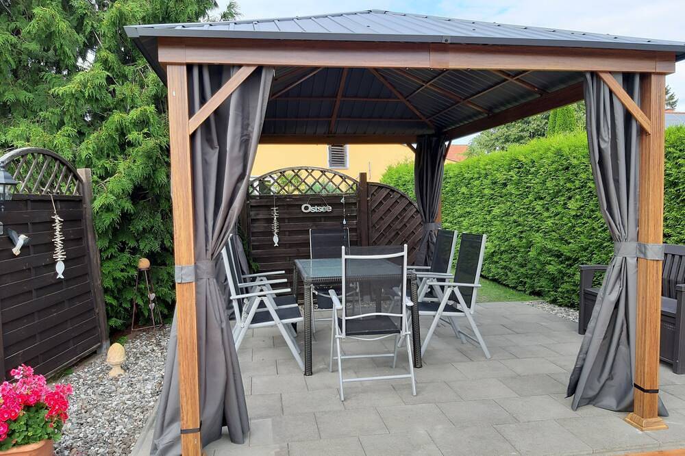 Apartamento entero, Vacation apartment 100sqm <br>Living <br>3 double beds Bedroom<br>Kitchen<br>Bathroom in Loissin, Pomerania Occidental