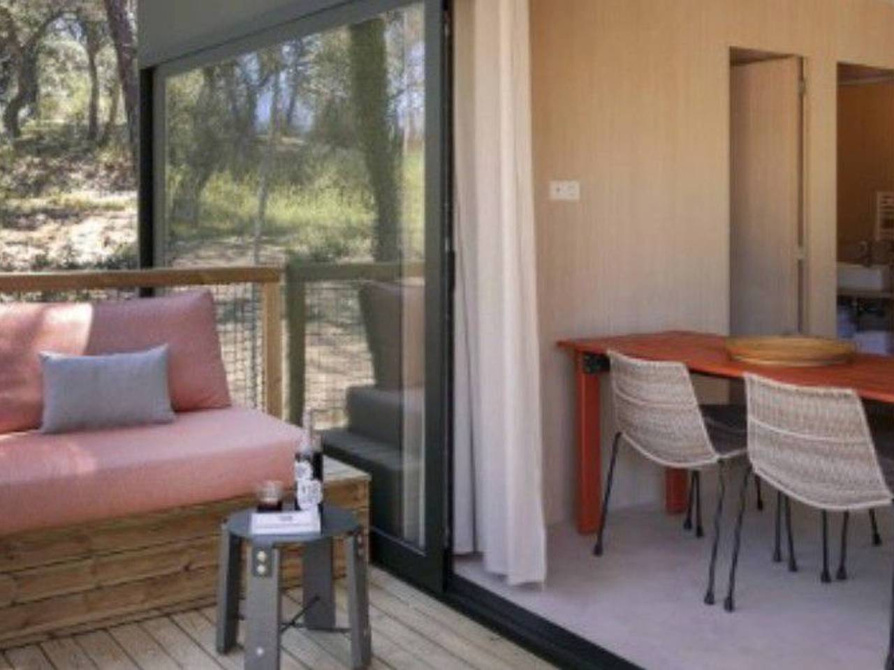 Casa móvil acogedora con terraza – 2 habitaciones in Santa Cristina de Aro, Costa Brava