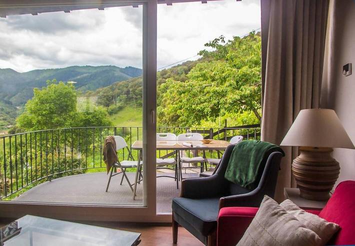 Casa rural para 6 personas, con Balcón y Terraza además de Jardín y Vistas en Liébana