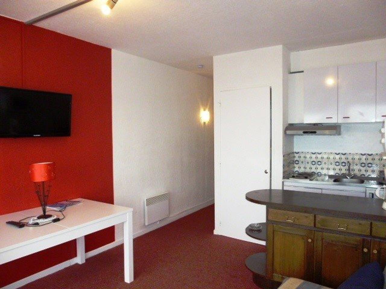 Estudio entero, Estudio para 6 personas a pie de pistas con balcón, guardaesquís y aparcamiento gratuito in La Pierre Saint-Martin, Arette