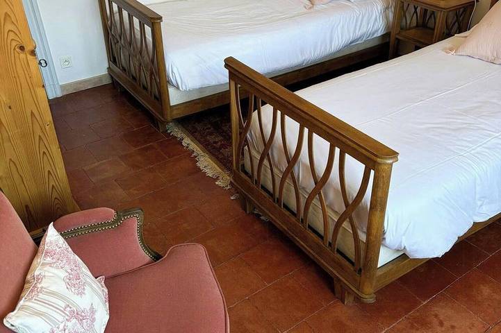 Gîte pour 8 personnes, avec piscine et jardin à Cournanel - 3
