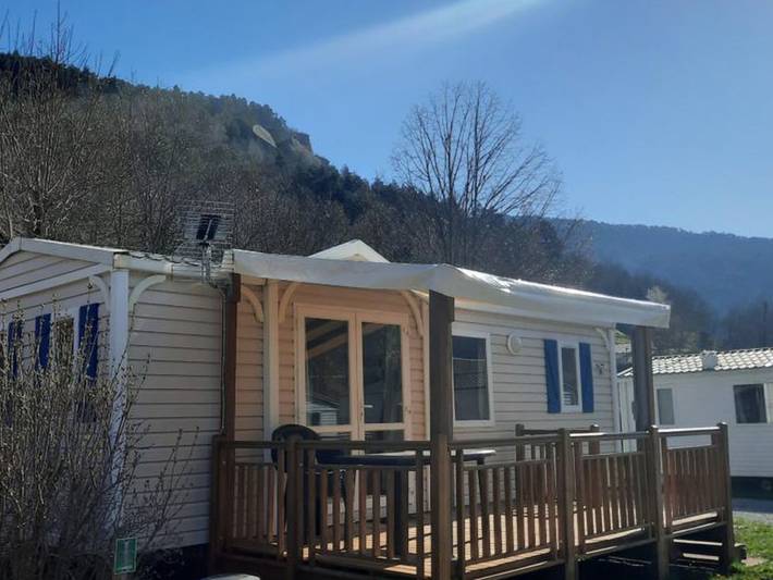 Mobil home pour 6 personnes, avec terrasse à Annot