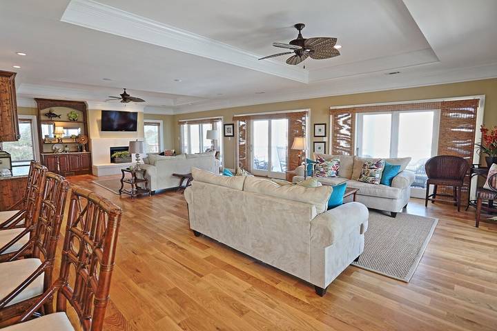 Vacation rental for 8 people, with balcony and yard in Tybee Island