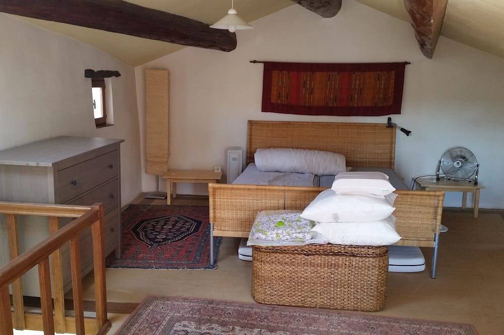 Beautifully restored Provencal village house with private South facing terrace. in Venterol, Région de nyons