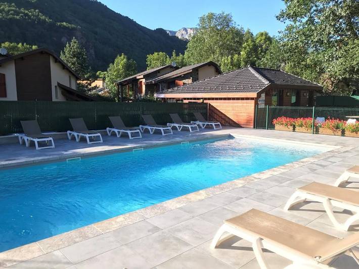 Location de vacances pour 6 personnes, avec piscine ainsi que jardin et vue à Aston - 4