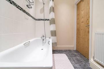 Apartment for 4 People in Folkestone, Kent Downs, Photo 2