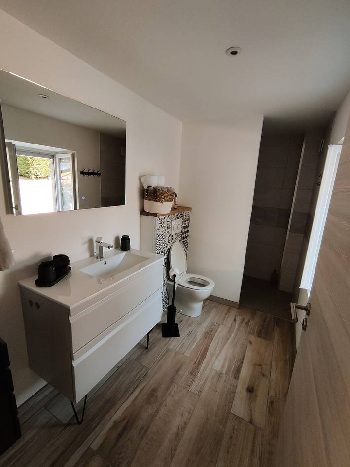 Location de vacances pour 2 personnes, avec vue et terrasse dans Saint-Jean-de-Vaux - 3