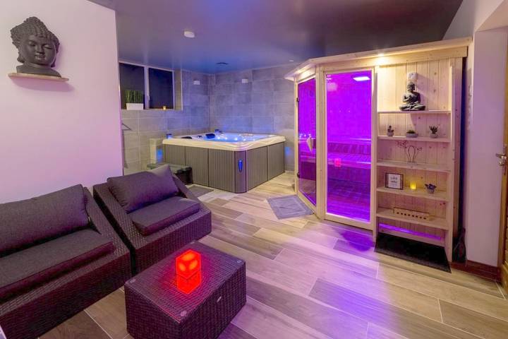 Gîte pour 2 personnes, avec sauna et jacuzzi à Avelin
