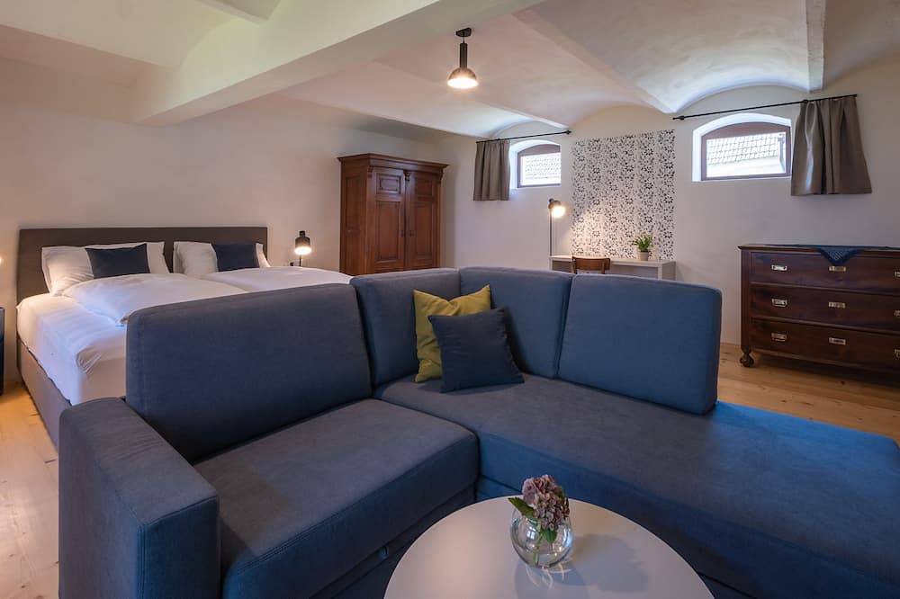 Ganze Wohnung, Romantisches Appartement in historischen Streckhof in Weinregion in Lutzmannsburg, Mittelburgenland