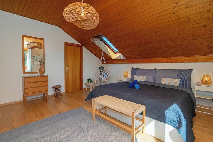 Villa Azur on Lake Neuchâtel in La Grande-Béroche, Lake Neuchâtel