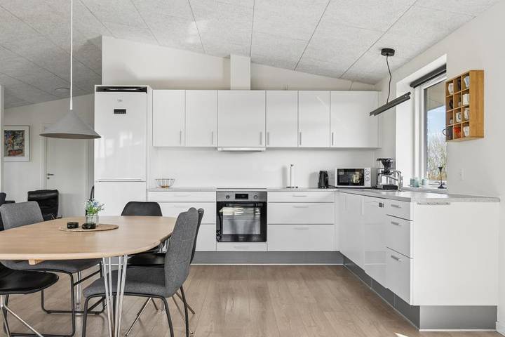 Gemütliches und modernes Ferienhaus zwischen Meer und Fjord in Nørre Lyngvig, Hvide Sande