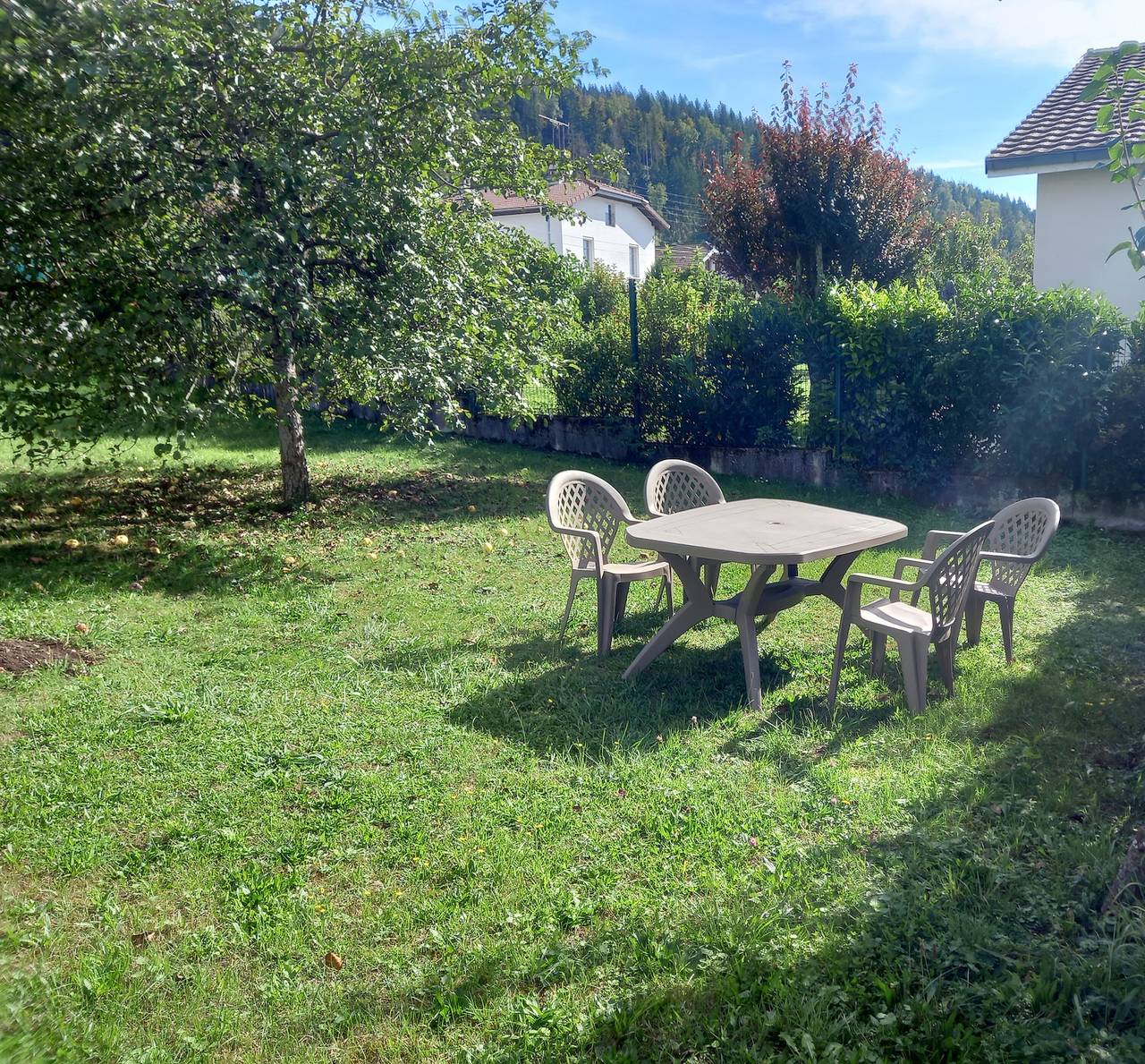 Holiday Home 'Martignat Les Chats' with Private Garden, Wi-Fi and Air Conditioning in Martignat, Nantua