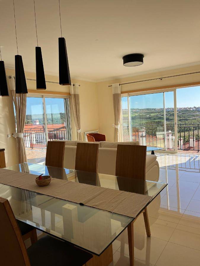 Apartamento inteiro, Two-Bedroom Apartment in Amoreira, Leiria distrito