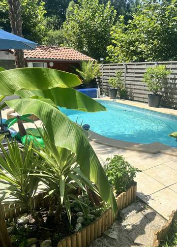 Cottage pour 2 personnes, avec piscine et terrasse à Cambo-les-Bains