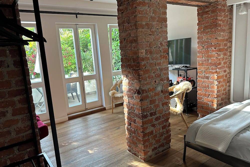 Entire apartment, Apartment in the Geteviertel - close to the city, trade fair, university, stadium and Weser cycle path in Bremen, Bremen State