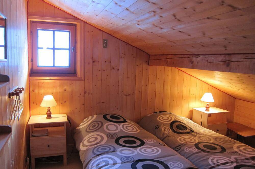 Chalet entier calme et belle vue, toutes activités montagne à 13 km de Chamonix in Vallorcine, Région de Bonneville