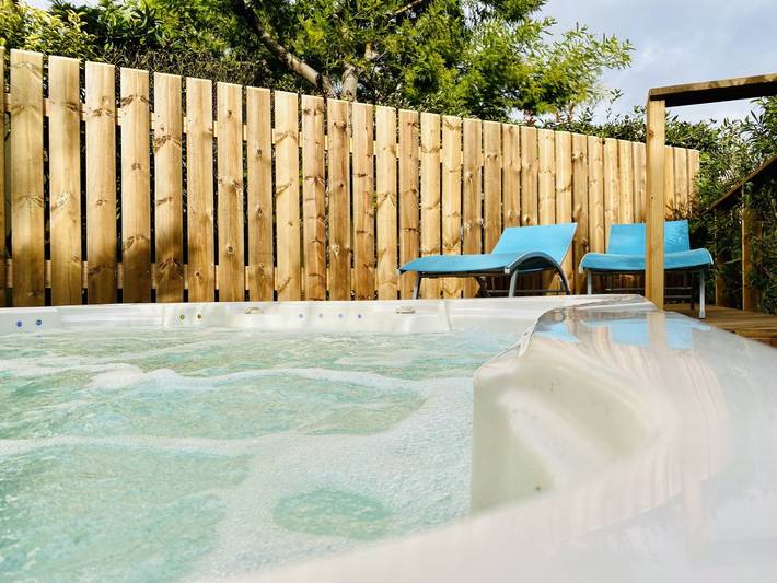 Gîte pour 4 personnes, avec jacuzzi ainsi que terrasse et jardin, animaux acceptés à Gruissan - 2