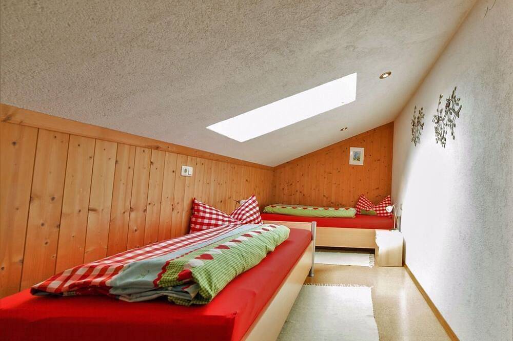 Ganze Wohnung, Dopfer Erich u. Angelika - Ferienwohnung \"Herzerl\", 2 Schlafzimmer,Dusche,Wc in Eisenberg, Bayerisch Schwaben