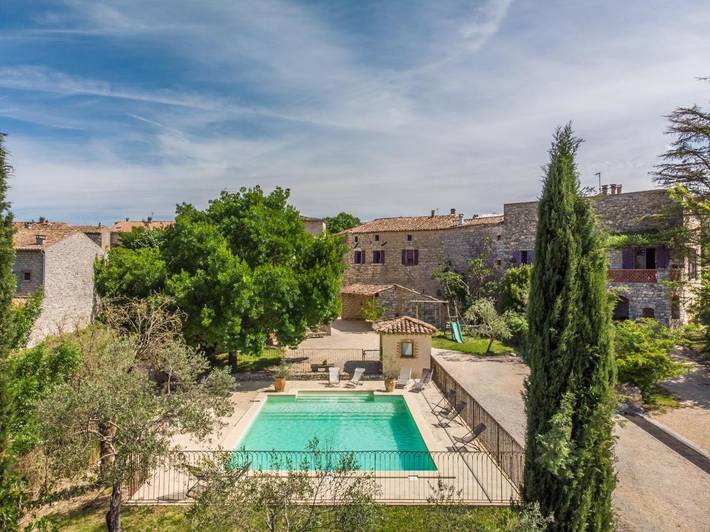 Location de vacances pour 2 personnes, avec vue ainsi que piscine et jardin à Beaulieu (Largentière) - 2