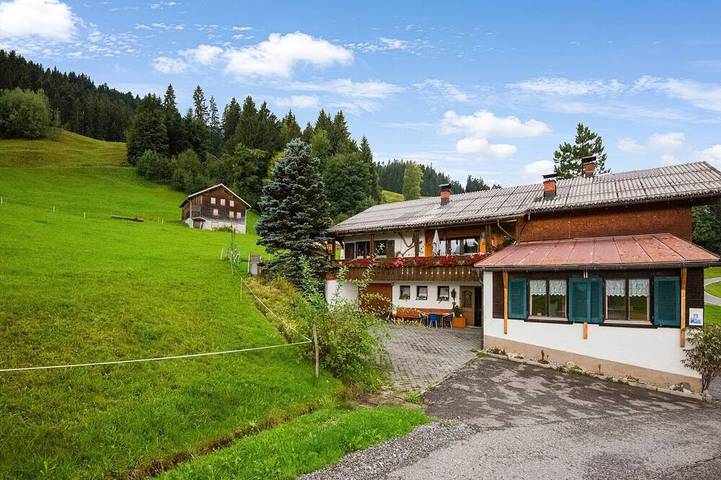 Chalet für 16 Personen, mit Terrasse in Schwarzenberg