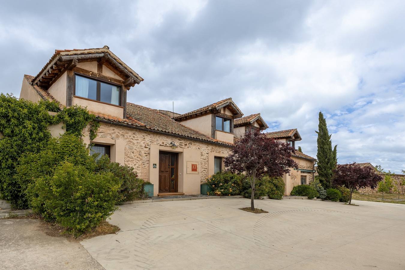Casa de vacaciones 'La Casona Y Casitas De Tabladillo' con piscina privada, terraza privada y jardín in Santa María la Real de Nieva, Provincia de Segovia