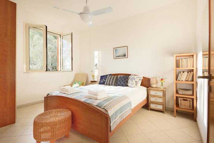Villa per 6 persone, con panorama e giardino a Alezio