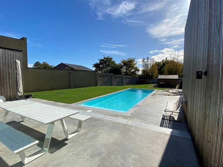 Location de vacances pour 12 personnes, avec piscine ainsi que jardin et sauna à Lo-Reninge - 2