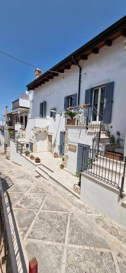 Double Room with Private Bathroom in Vico del Gargano, Gargano