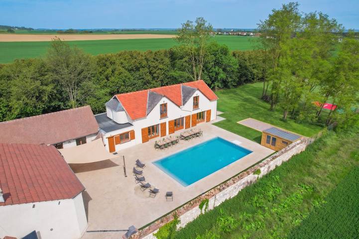 Villa pour 30 personnes, avec piscine ainsi que jardin et terrasse en Bourgogne - 3