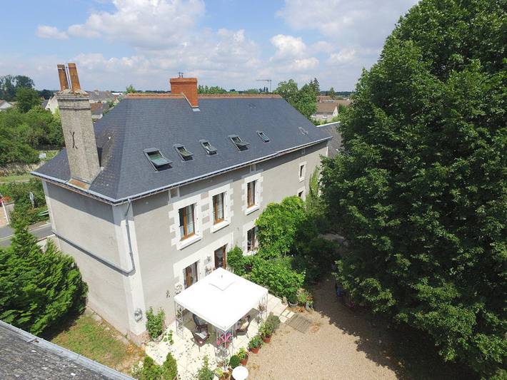 Chambre d’hôte pour 2 personnes, avec piscine ainsi que jardin et vue sur le lac à Nouâtre