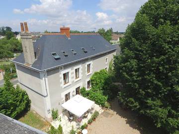Chambre d’hôte pour 4 personnes, avec piscine ainsi que jardin et vue sur le lac à Nouâtre
