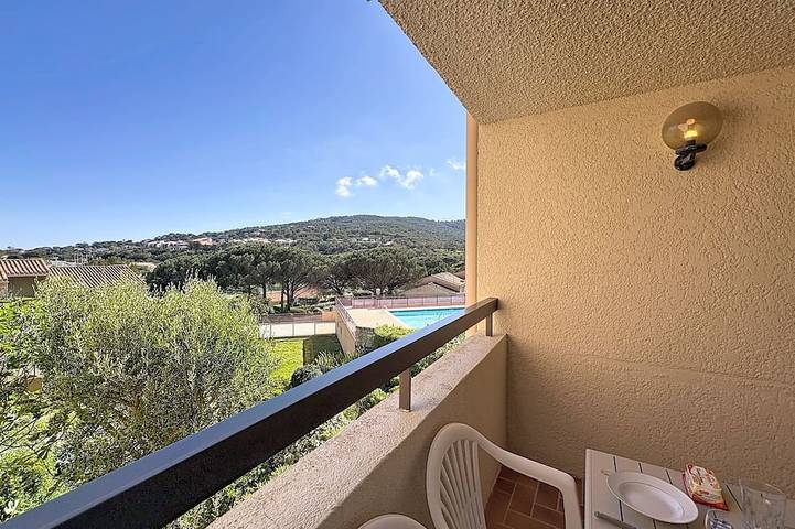 Gîte pour 4 personnes, avec balcon/terrasse et terrasse ainsi que bassin pour enfant et piscine, animaux acceptés dans Plage de la Gaillarde