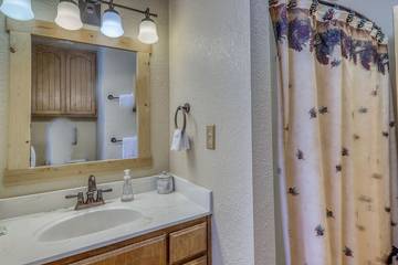 Cabin for 8 Guests in Truckee, Donner Lake, Picture 2